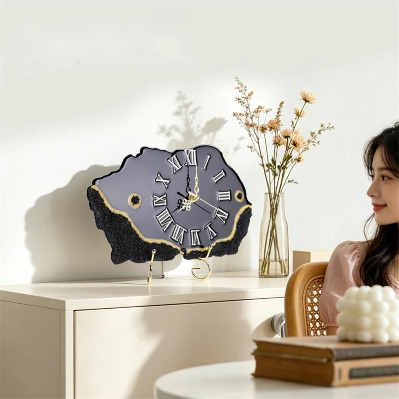 Black Crystal Chip Gold Edged  - مراجعة Resin Art Clock وسعره